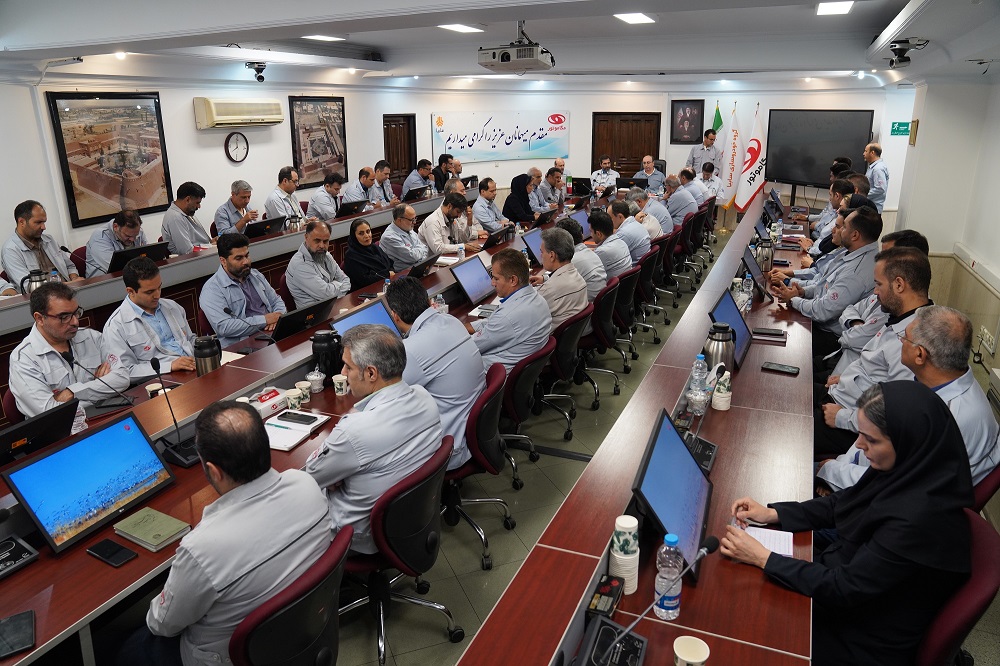 050727 بازدید مهندس شیخ زاده از مگاموتور 5 Copy